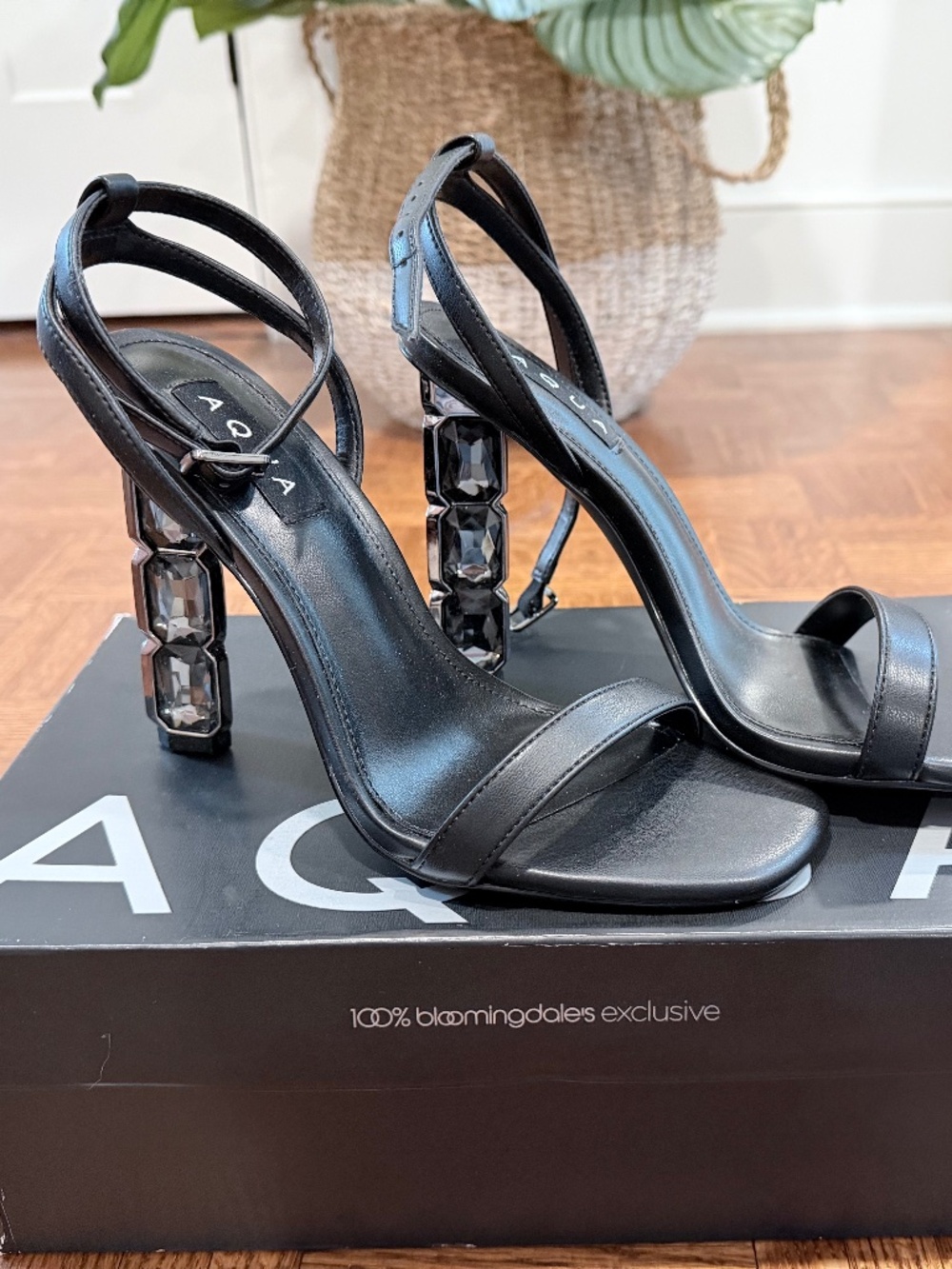 Aqua Sz 7 Black heels